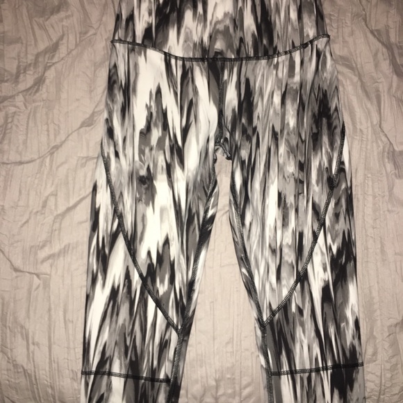 Woman’s pants - Picture 2 of 2